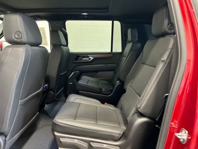 New 2026 GMC Yukon XL Denali w/ Sun & Power Step Package image 18