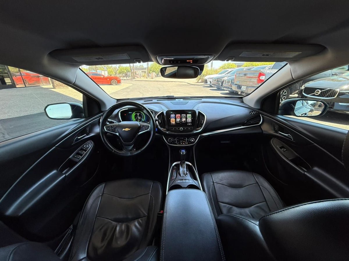 Used 2018 Chevrolet Volt Premier w/ Driver Confidence Package FWD image 45