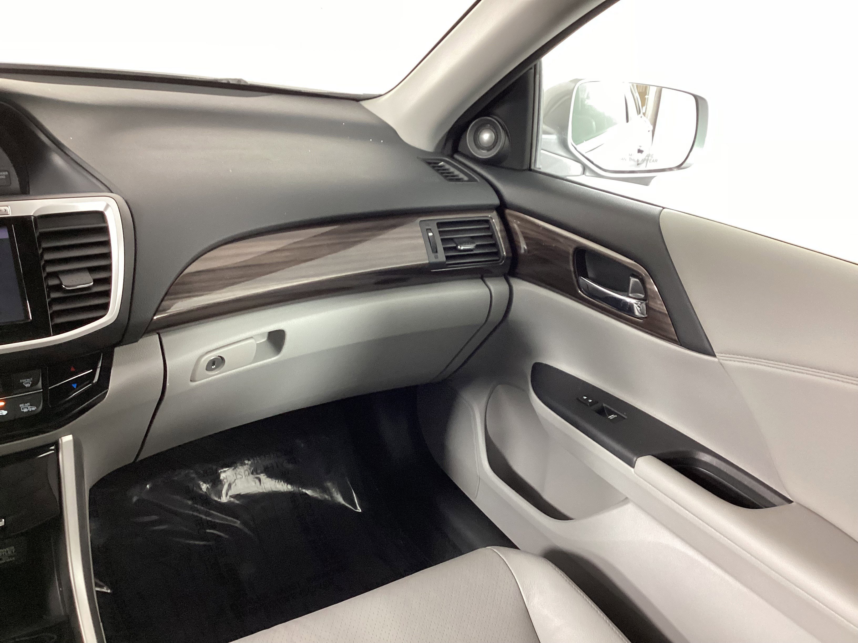 Used 2017 Honda Accord EX-L image 15