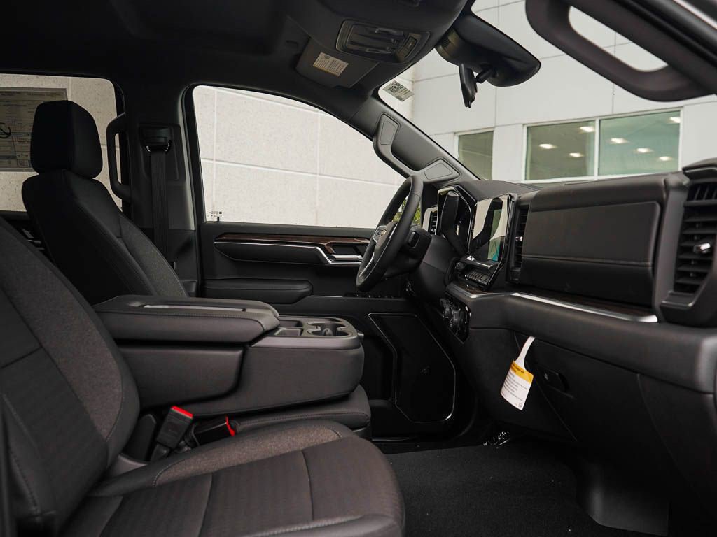 New 2025 Chevrolet Silverado 1500 LT image 9