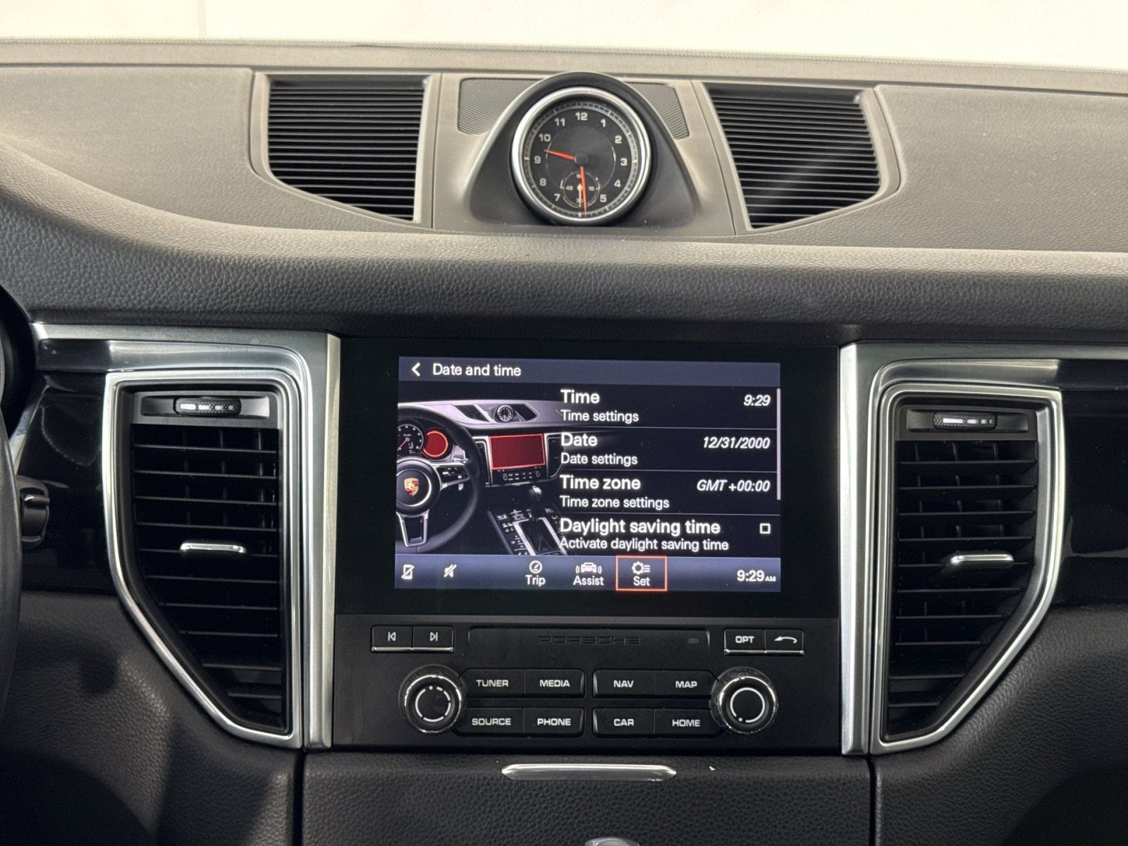 Used 2018 Porsche Macan Sport Edition image 18