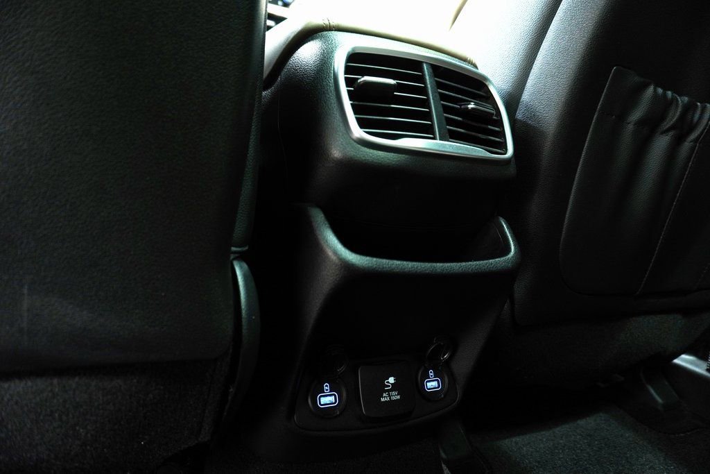 Used 2020 Hyundai Santa Fe Limited image 16