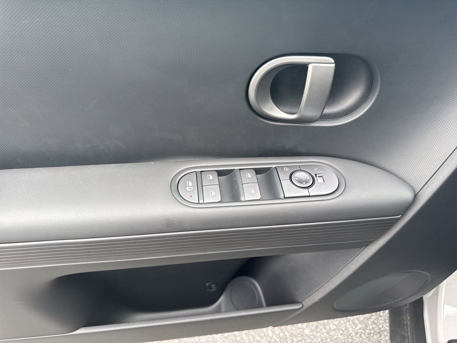 Used 2026 Hyundai Ioniq 5 SEL image 17