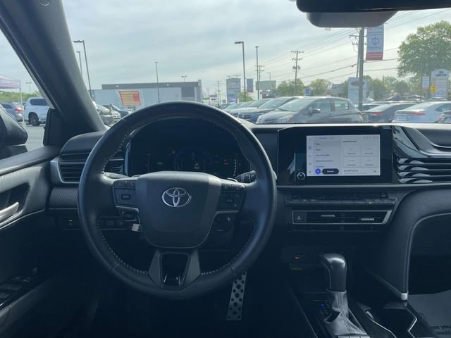 Used 2025 Toyota Camry SE image 10