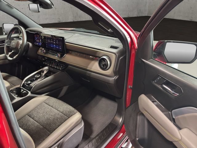 Used 2024 Chevrolet Colorado ZR2 w/ Technology Package AWD/4WD image 19