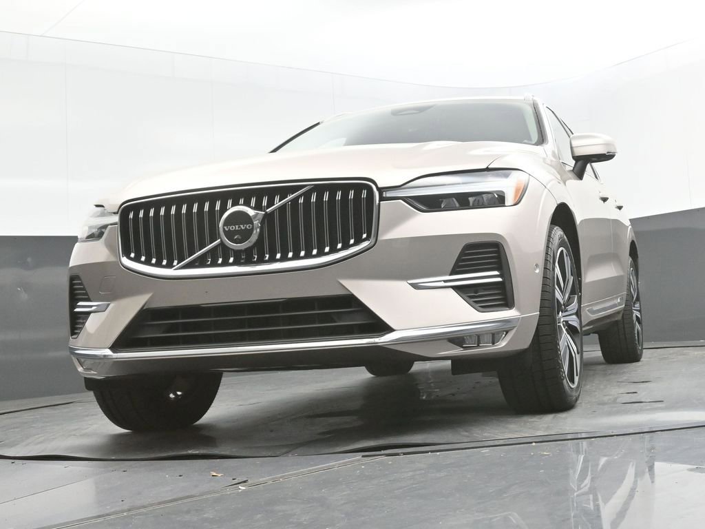 Certified 2023 Volvo XC60 B5 Plus image 29