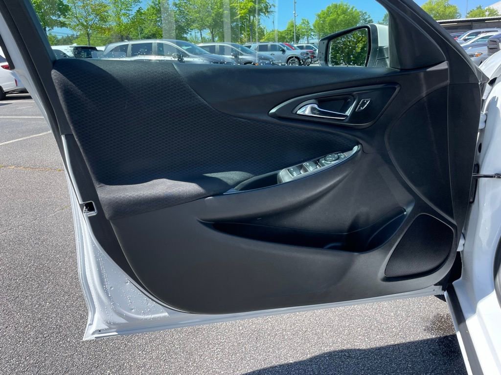 Used 2024 Chevrolet Malibu RS FWD image 22