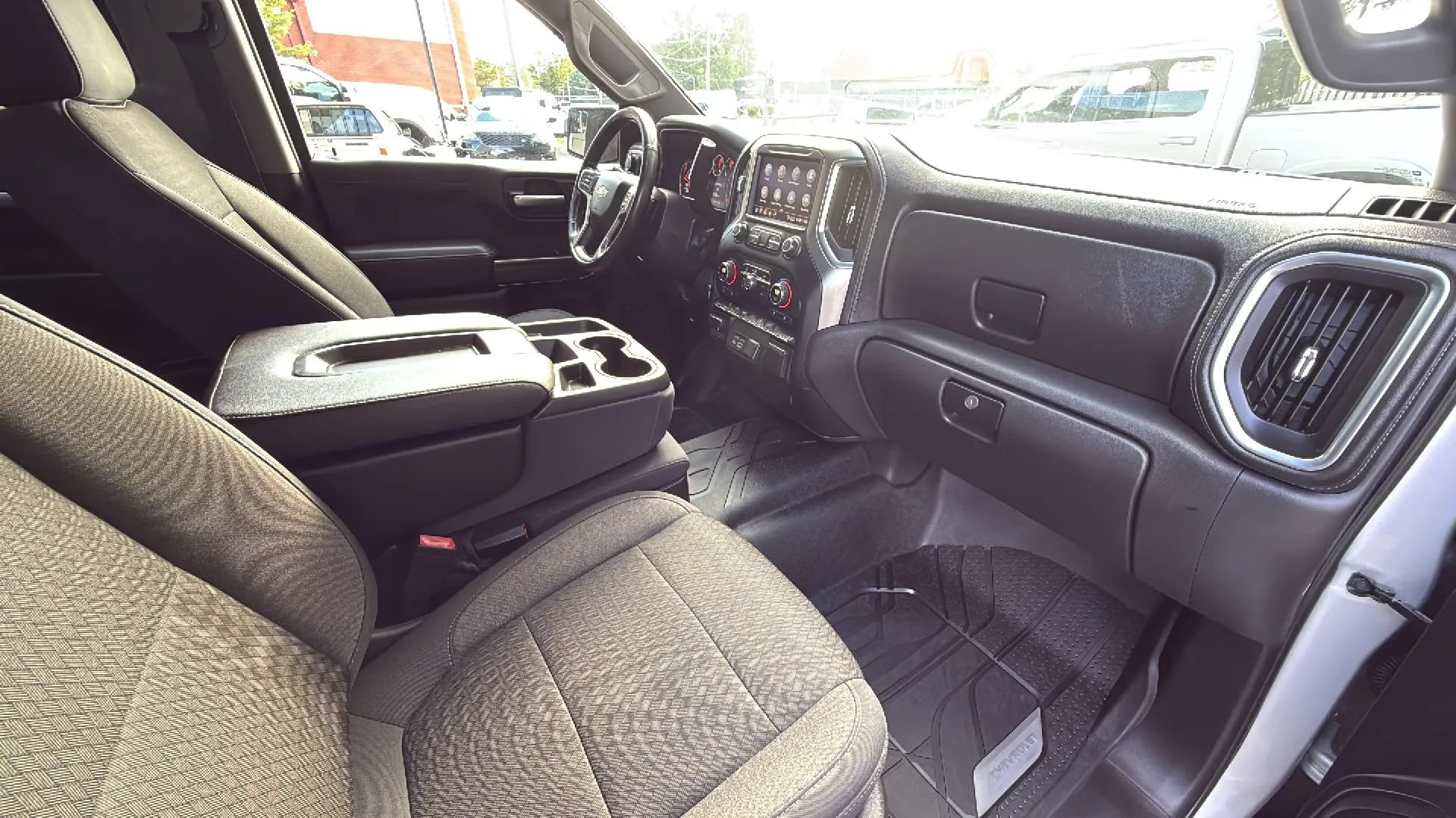Used 2020 Chevrolet Silverado 1500 LT w/ All-Star Edition AWD/4WD image 27