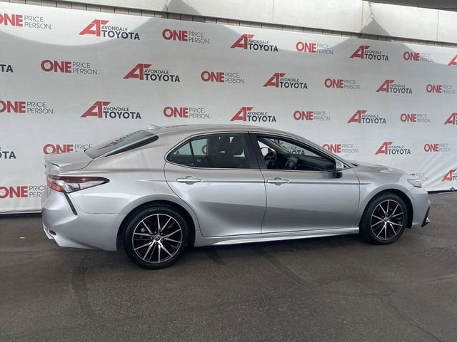 Certified 2022 Toyota Camry SE FWD image 4