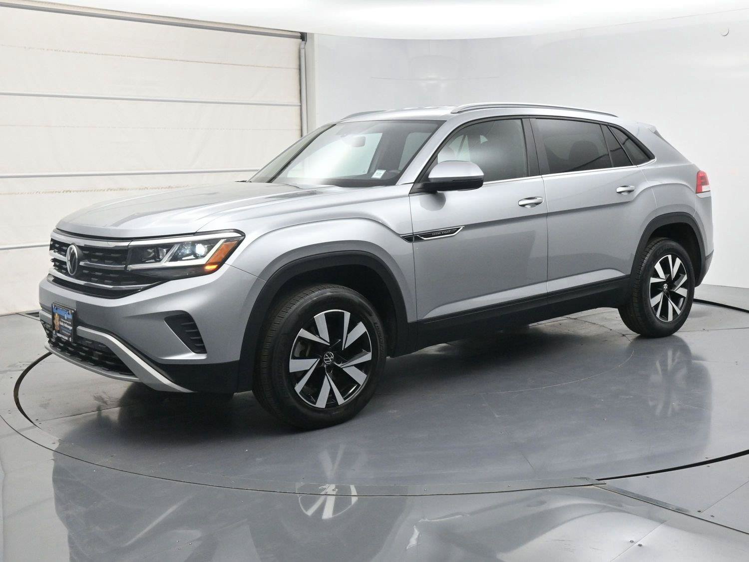 Used 2022 Volkswagen Atlas Cross Sport SE AWD/4WD image 1