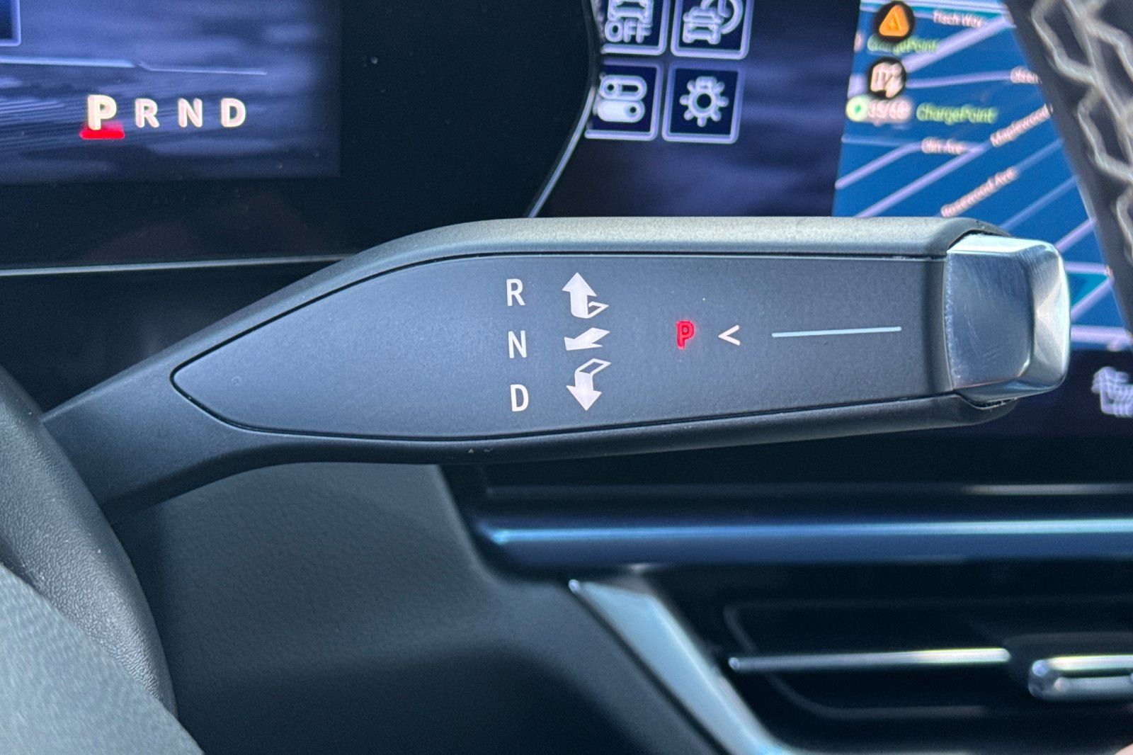 Used 2025 Chevrolet Equinox EV LT w/ Convenience Package image 32