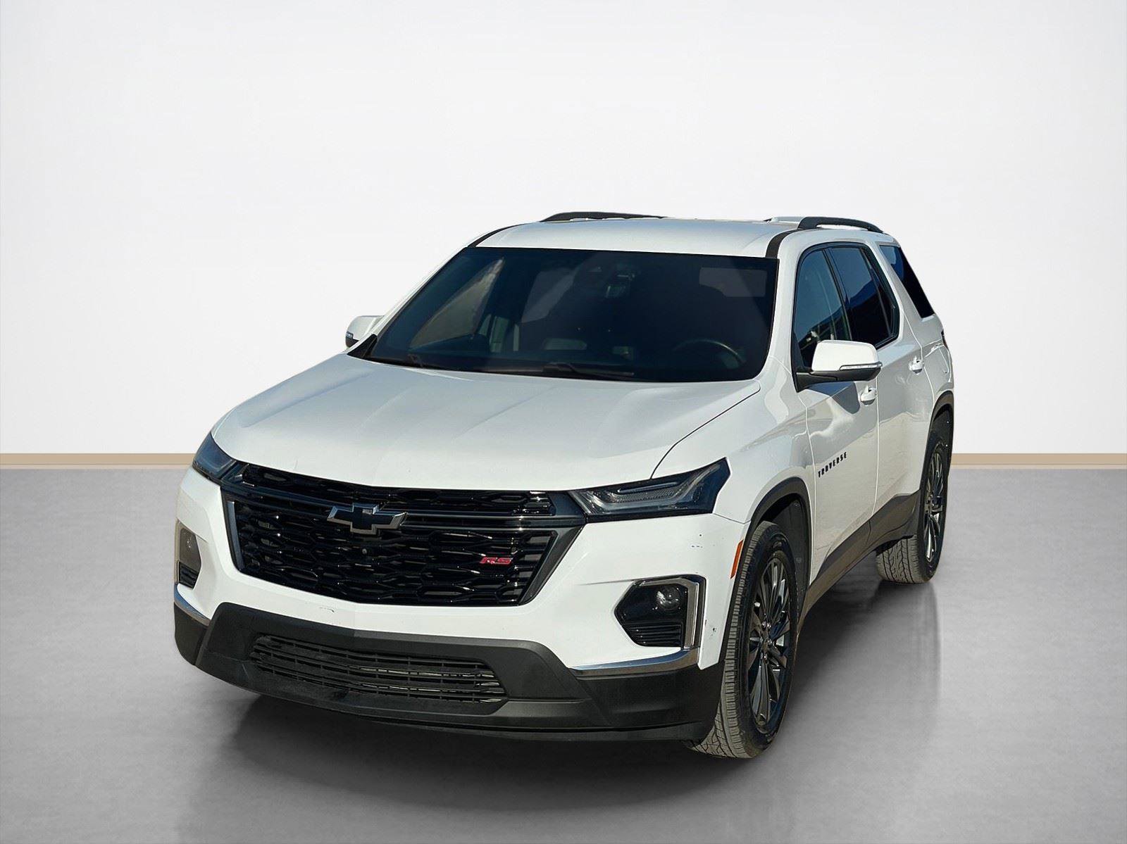 Used 2023 Chevrolet Traverse RS image 3