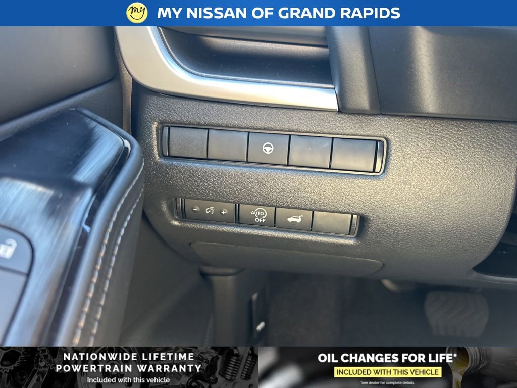 New 2026 Nissan Rogue Dark Armor AWD/4WD image 13