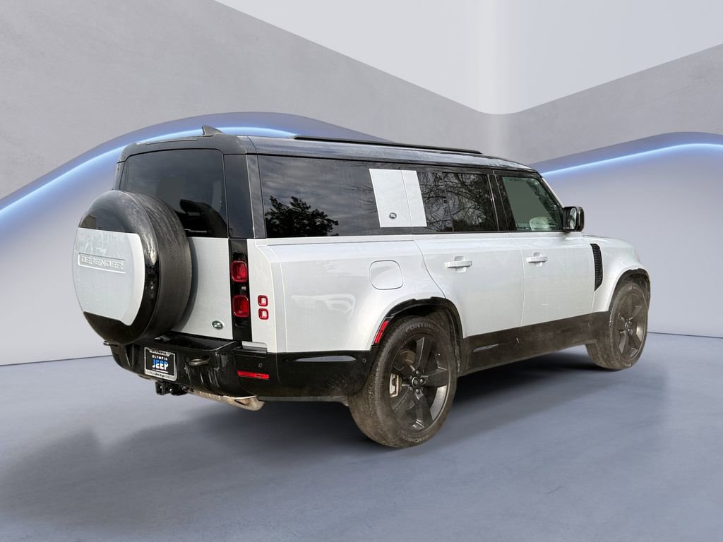 Used 2023 Land Rover Defender 130 X-Dynamic SE image 5