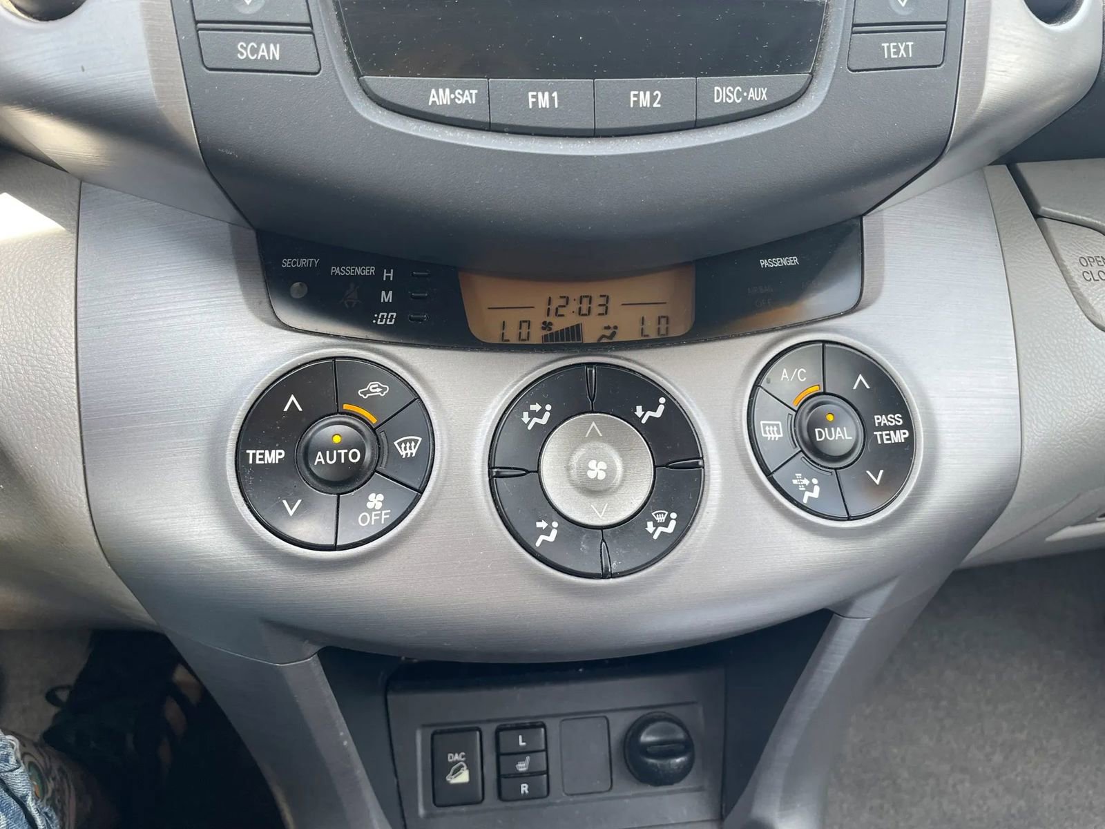 Used 2008 Toyota RAV4 Limited AWD/4WD image 8