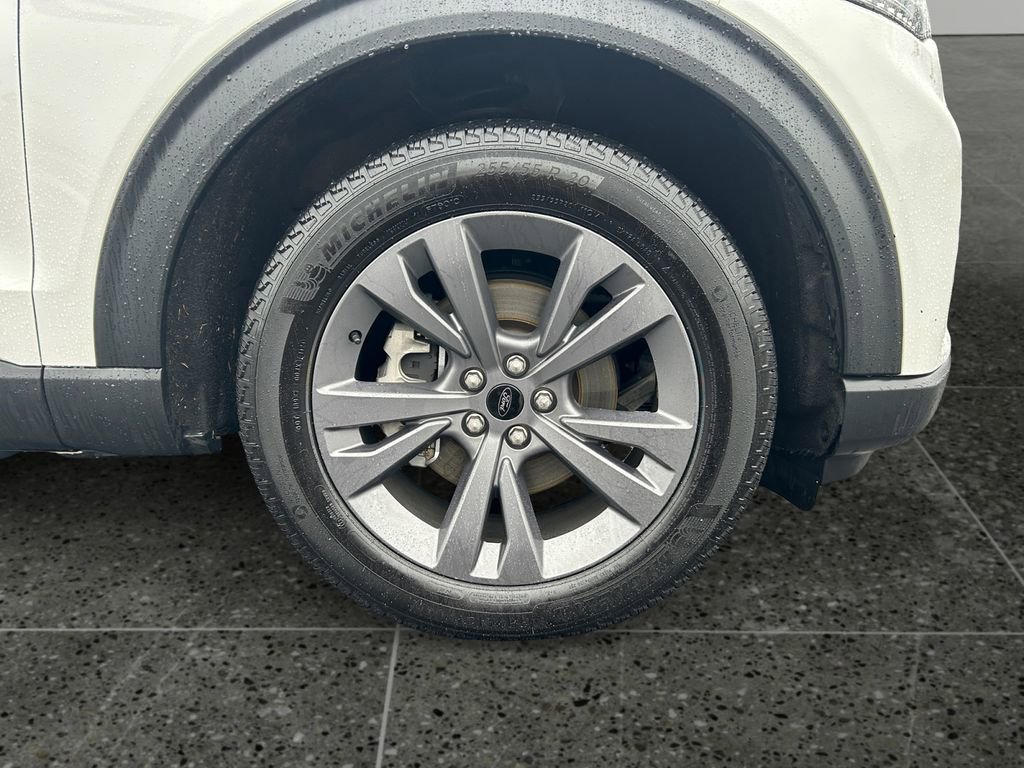 Used 2025 Ford Explorer Active w/ Active Comfort Package image 9