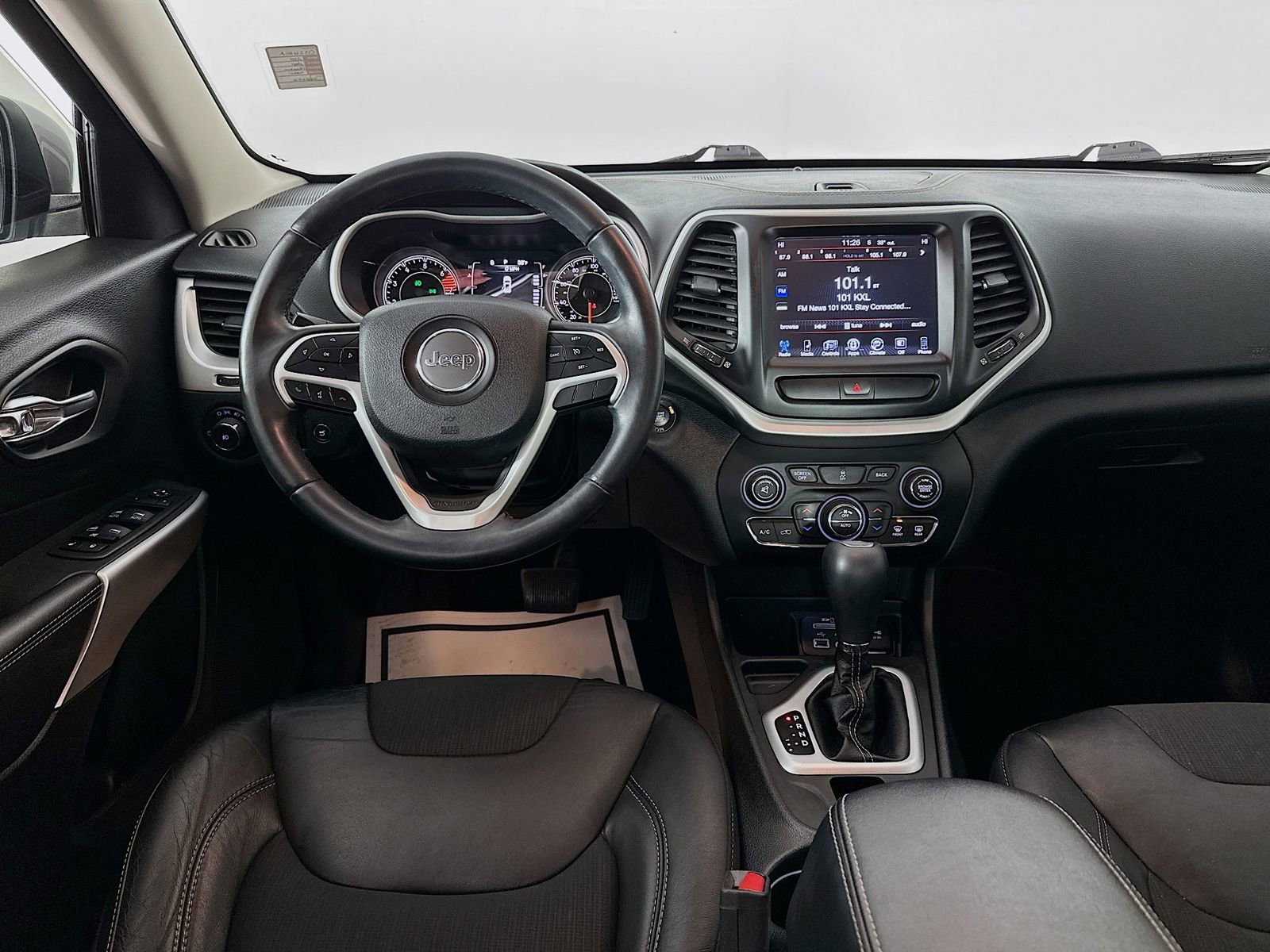 Used 2018 Jeep Cherokee Latitude Plus w/ Comfort/Convenience Group image 21