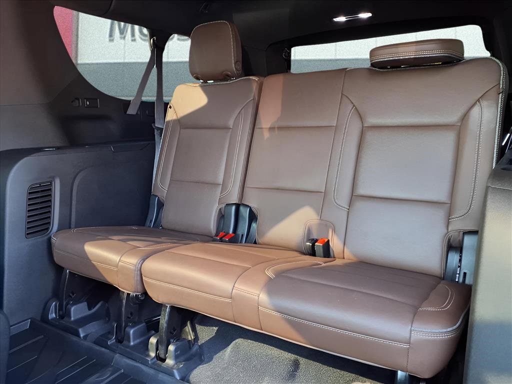 Used 2021 Chevrolet Suburban High Country w/ Premium Package image 15