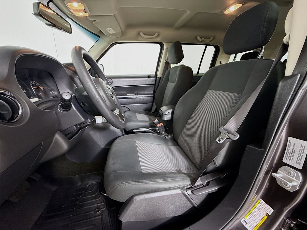 Used 2016 Jeep Patriot Sport w/ Power Value Group AWD/4WD image 20
