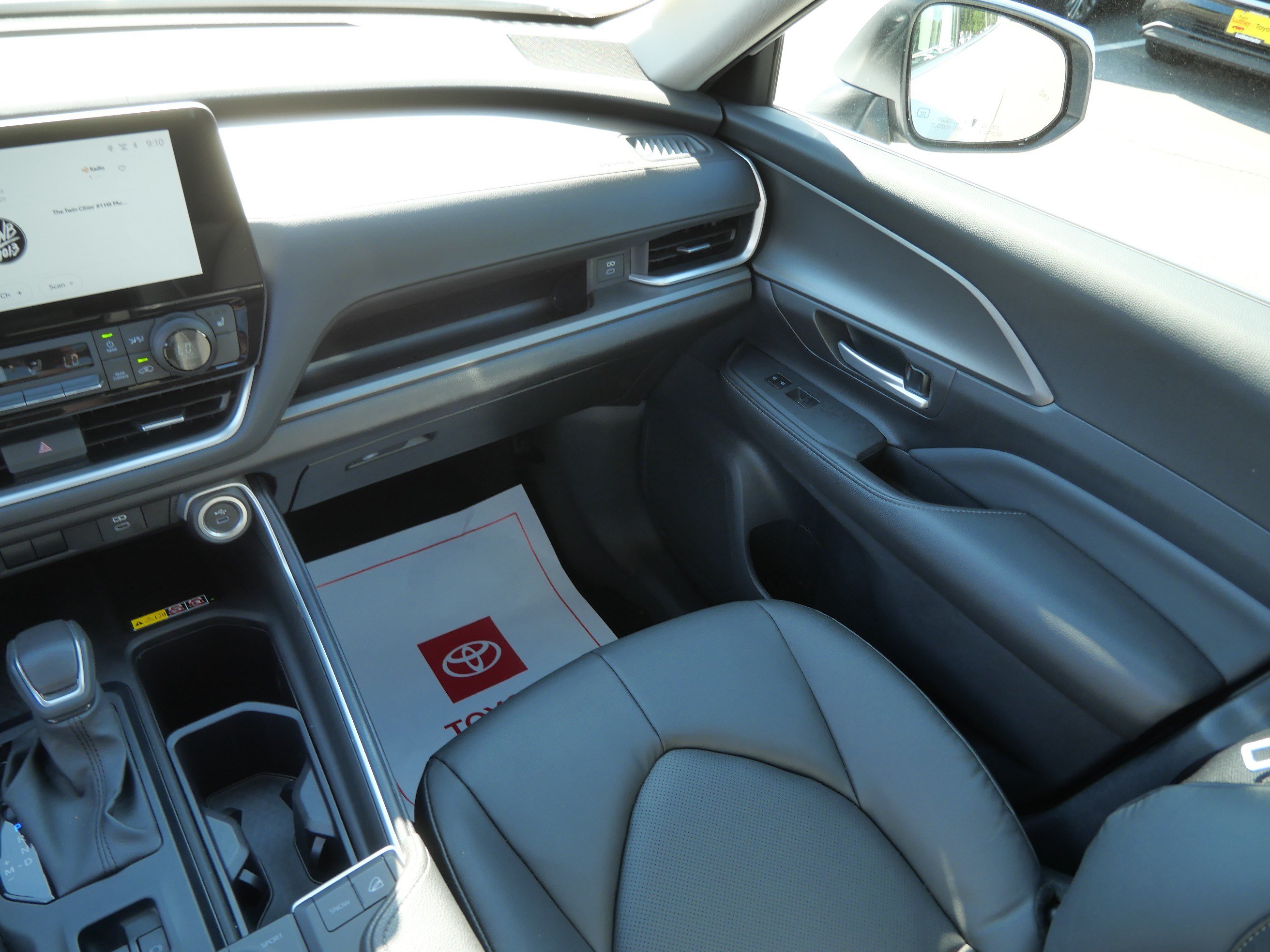 Certified 2025 Toyota Grand Highlander AWD image 12