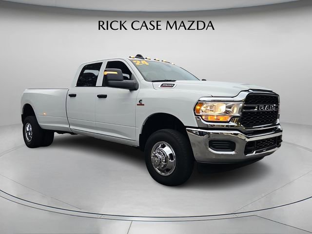 Used 2024 RAM 3500 Tradesman w/ Chrome Appearance Group image 9