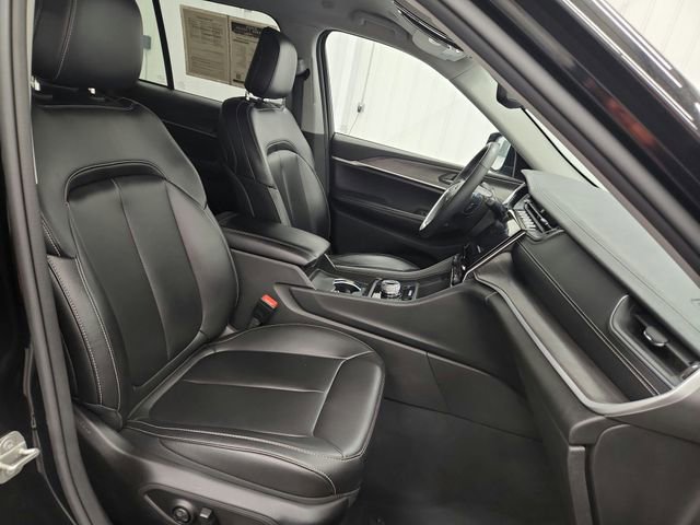 Used 2024 Jeep Grand Cherokee Limited RWD image 34