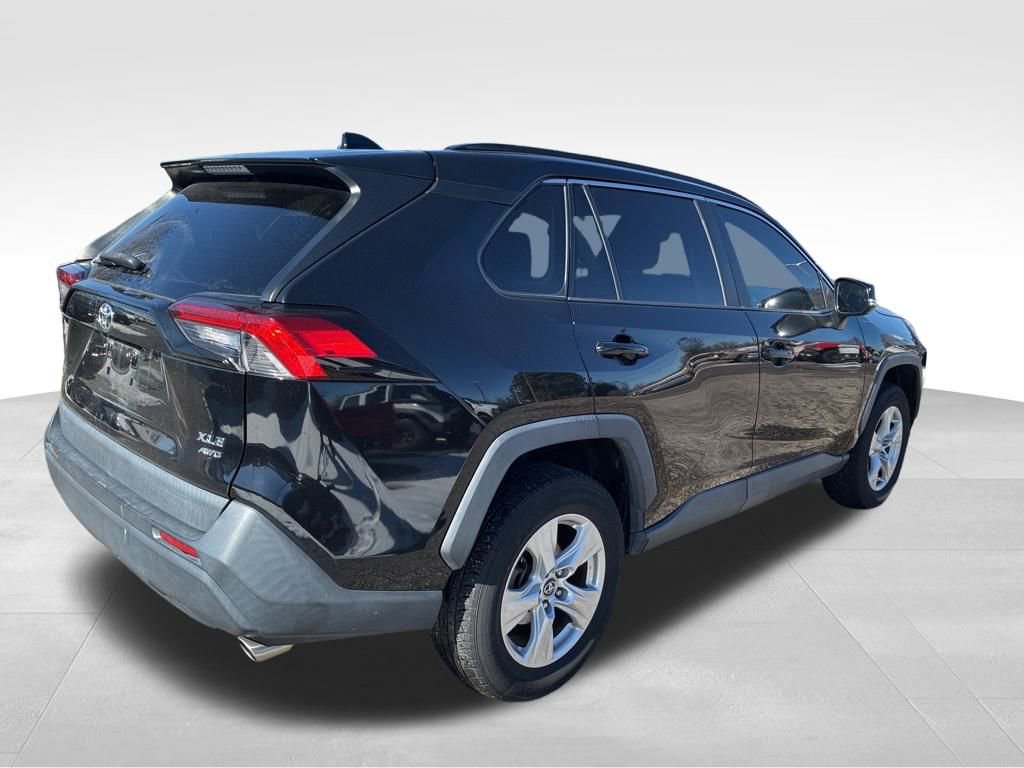 Used 2021 Toyota RAV4 XLE image 5