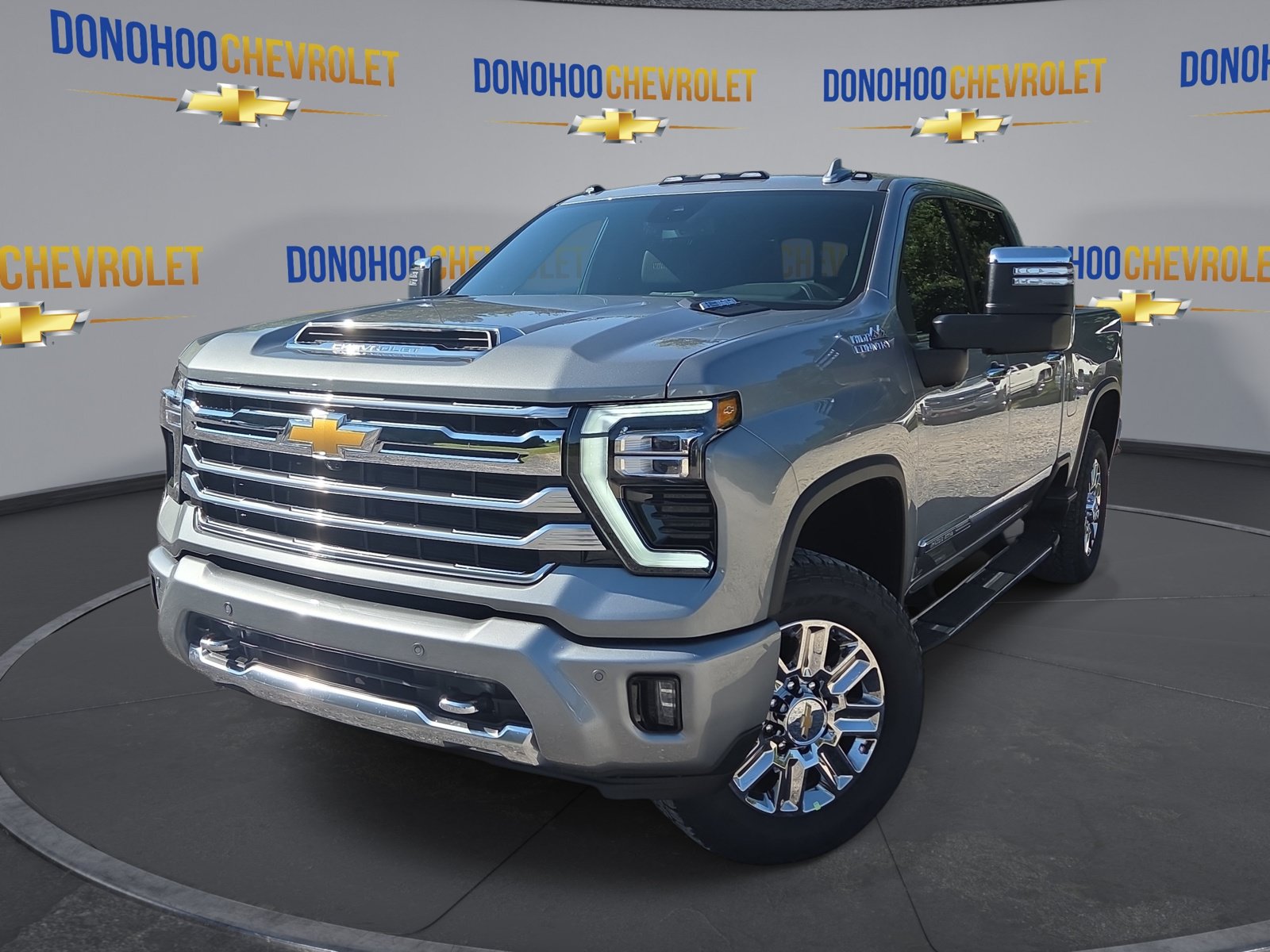 New 2026 Chevrolet Silverado 2500 High Country w/ Z71 Off-Road Package AWD/4WD image 4
