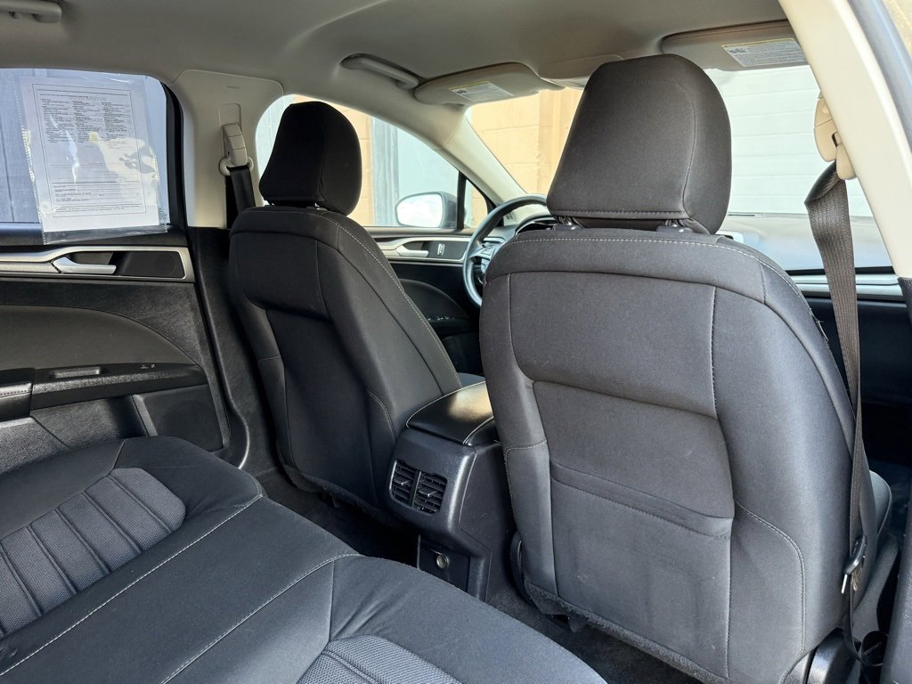 Used 2020 Ford Fusion SE image 15