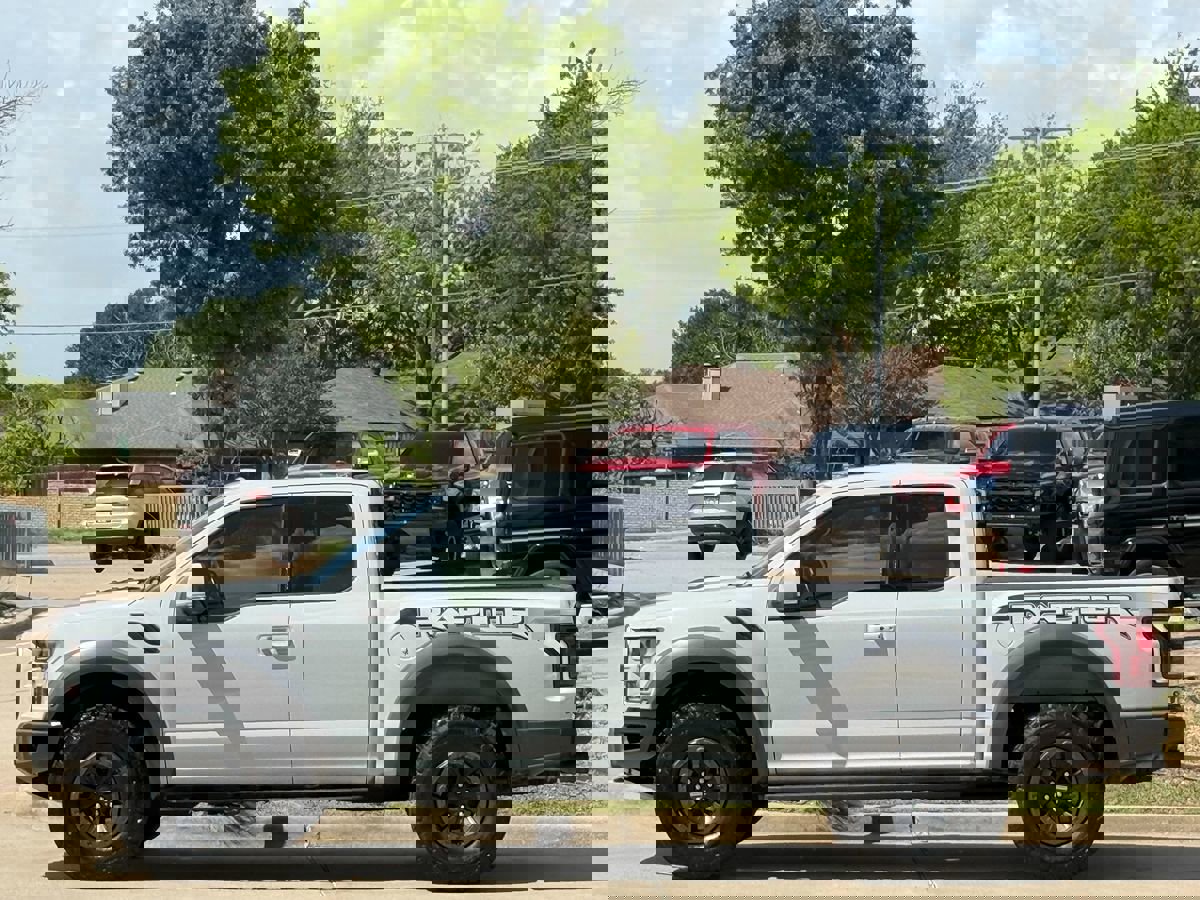 Used 2017 Ford F150 Raptor w/ Equipment Group 802A Luxury image 5