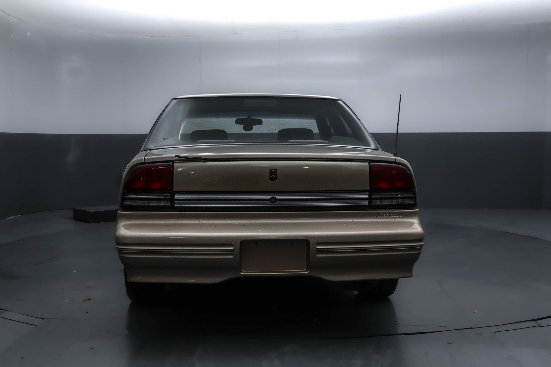 Used 1994 Oldsmobile Cutlass Supreme S FWD image 26