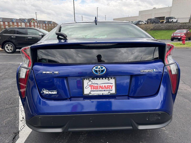 Used 2016 Toyota Prius Three Touring image 4