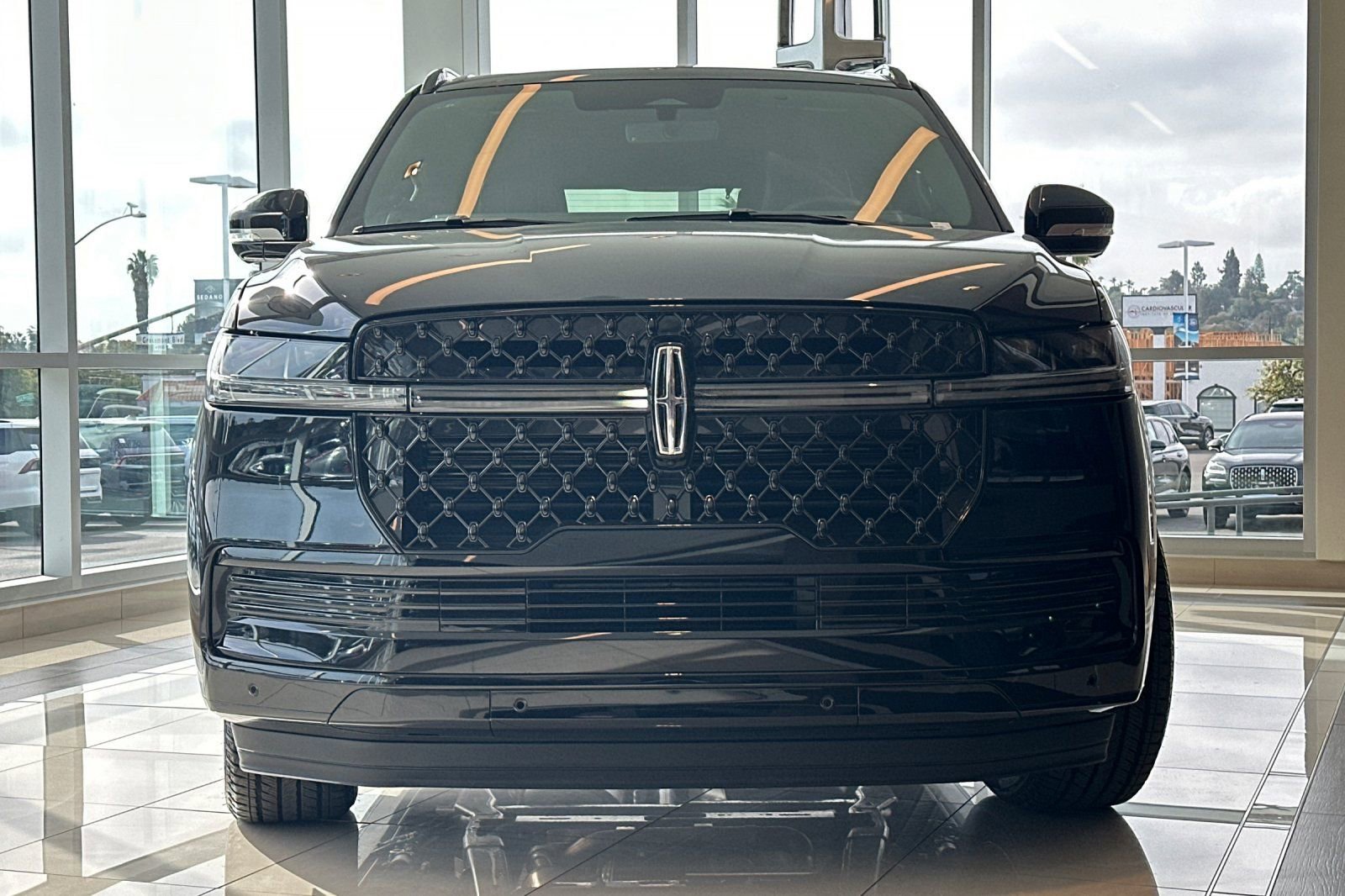 New 2026 Lincoln Navigator Reserve w/ Jet Appearance Package image 8