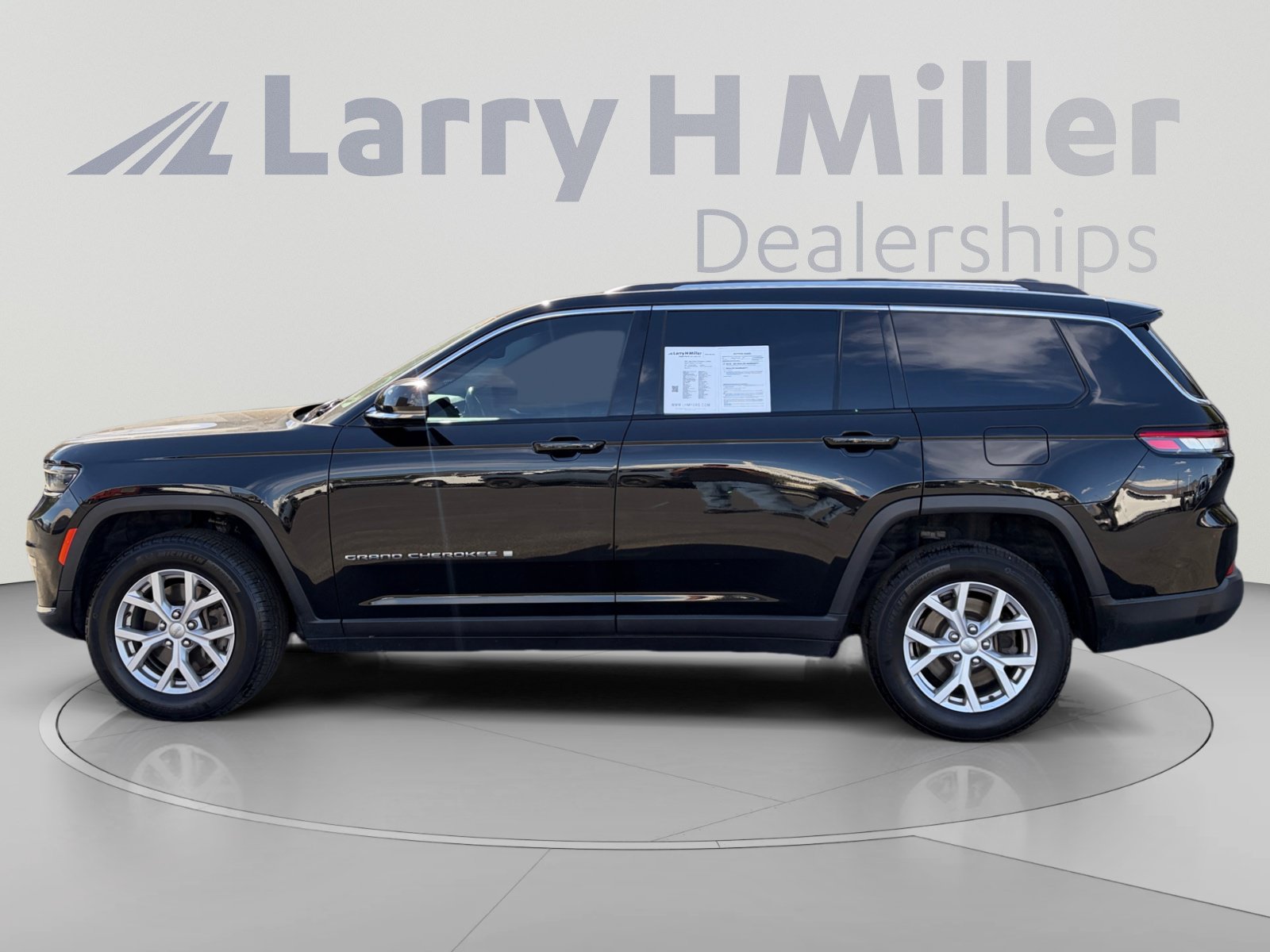 Used 2021 Jeep Grand Cherokee L Limited AWD/4WD image 2