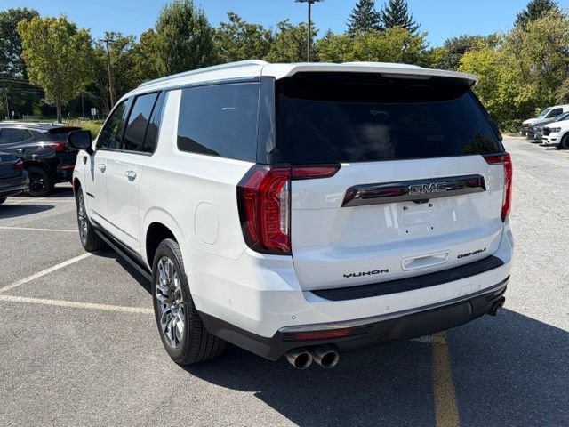 Used 2024 GMC Yukon XL Denali Ultimate AWD/4WD image 3