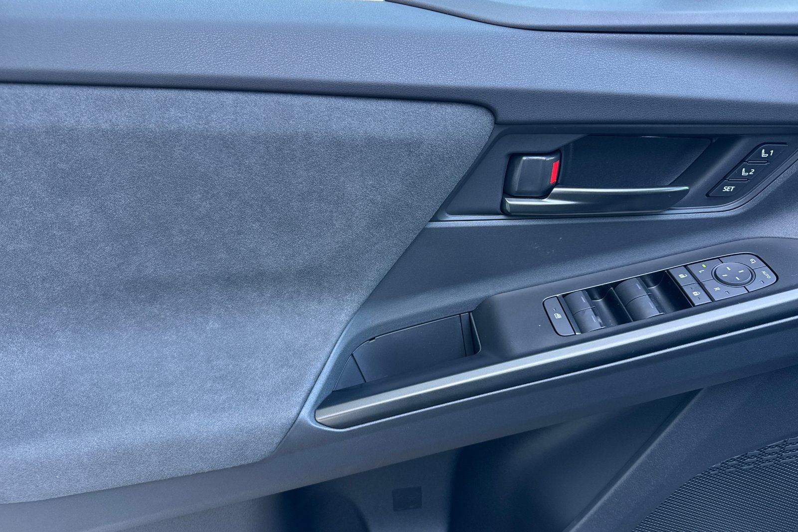 New 2026 Toyota C-HR AWD/4WD image 13