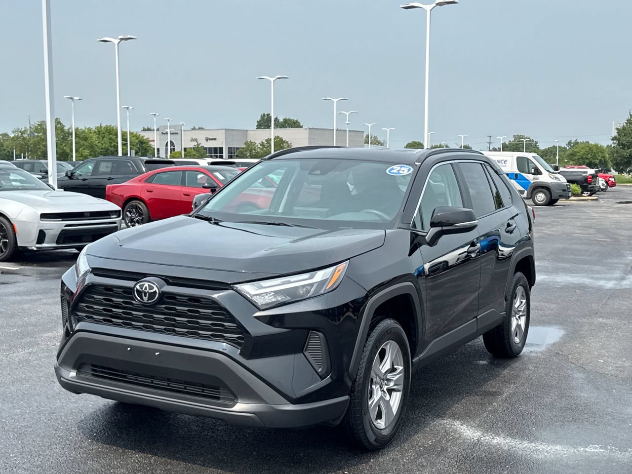 Used 2025 Toyota RAV4 XLE AWD/4WD image 7