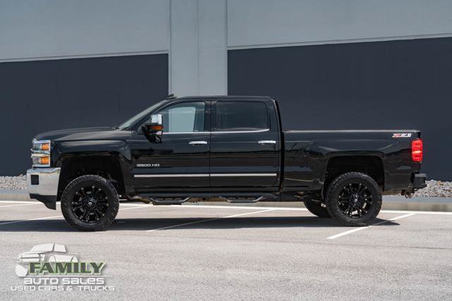 Used 2016 Chevrolet Silverado 3500 LTZ AWD/4WD image 4
