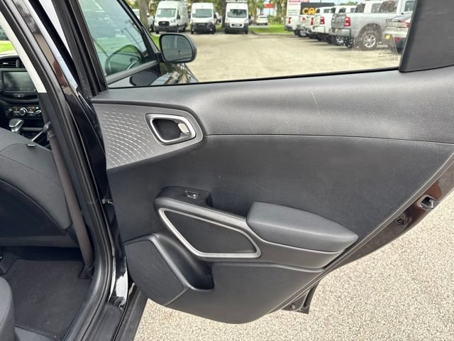 Used 2025 Kia Soul FWD image 17