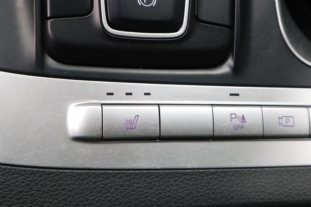 Used 2024 Kia Carnival LX FWD image 32