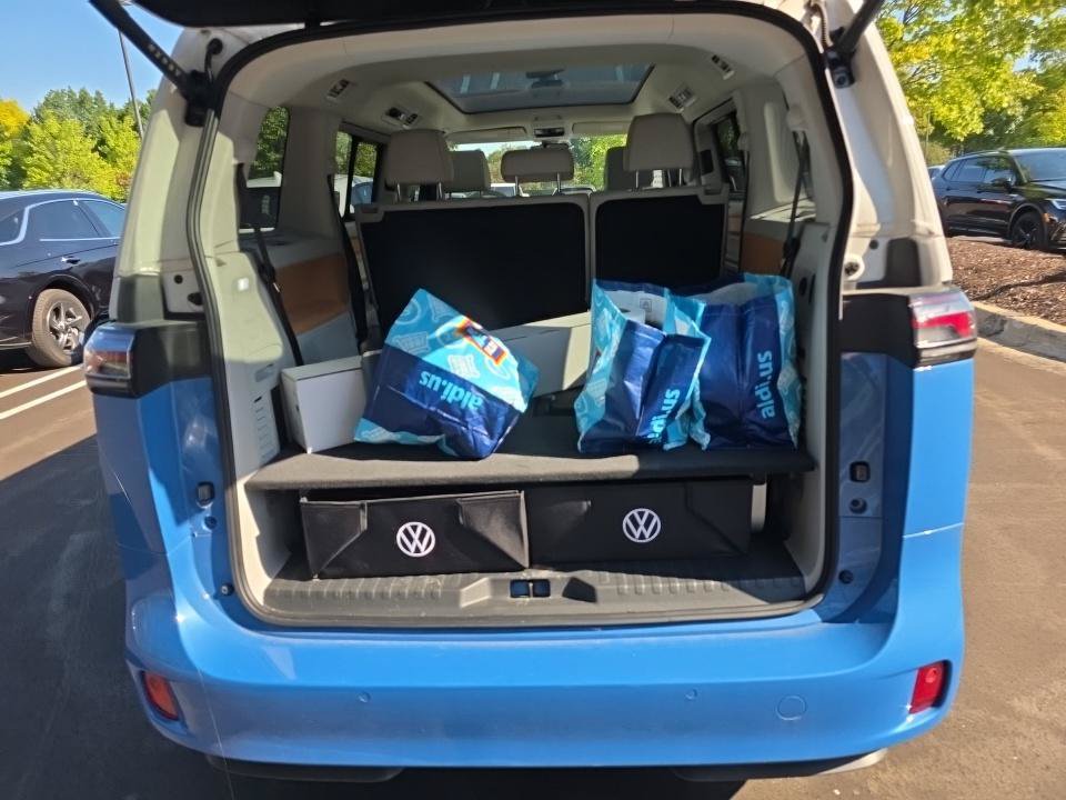 Used 2025 Volkswagen ID. Buzz 1st Edition RWD image 37