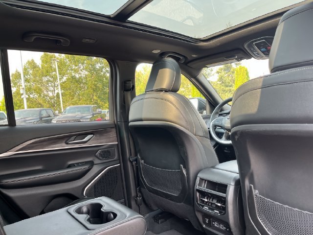 Used 2024 Jeep Grand Cherokee Limited 4xe AWD/4WD image 23