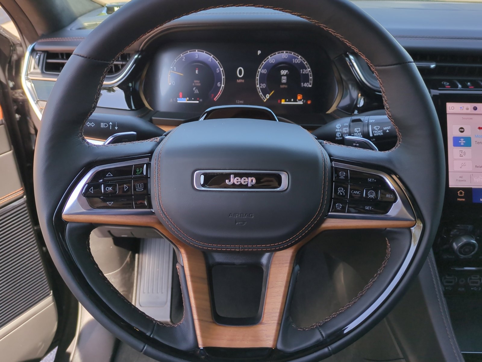 New 2025 Jeep Grand Cherokee L Summit image 9