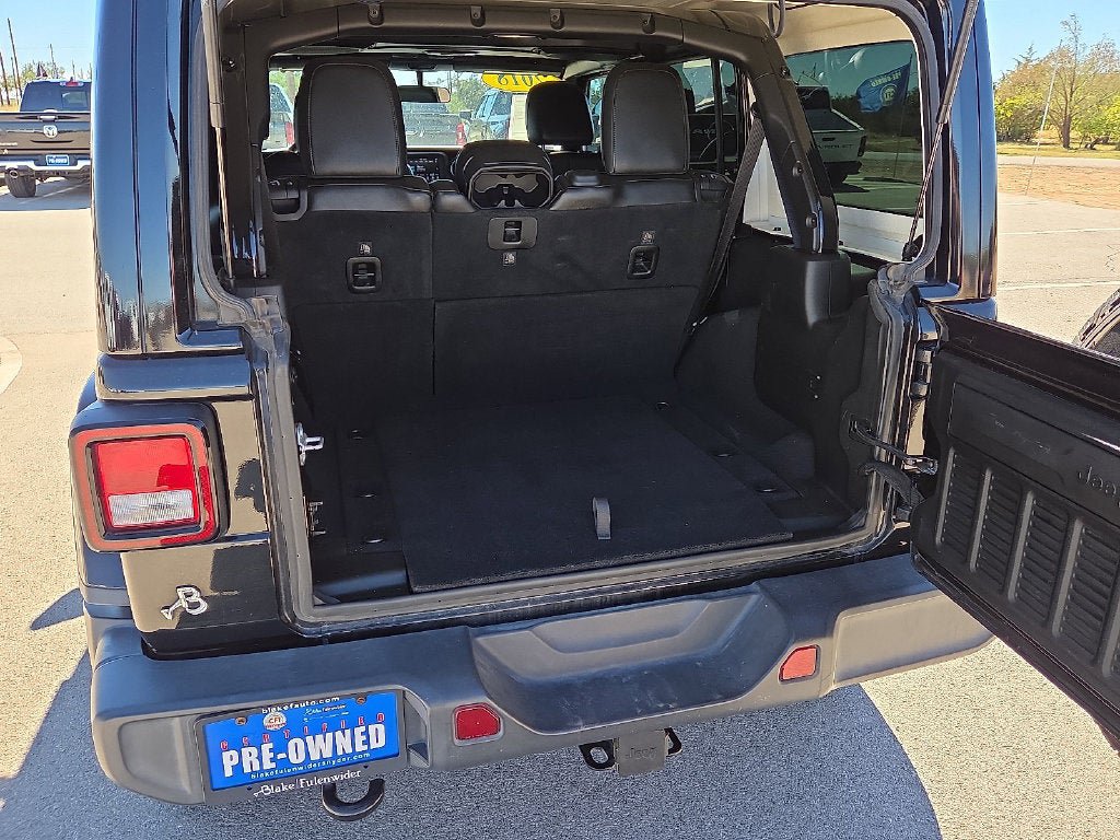 Used 2018 Jeep Wrangler Unlimited Sahara AWD/4WD image 13