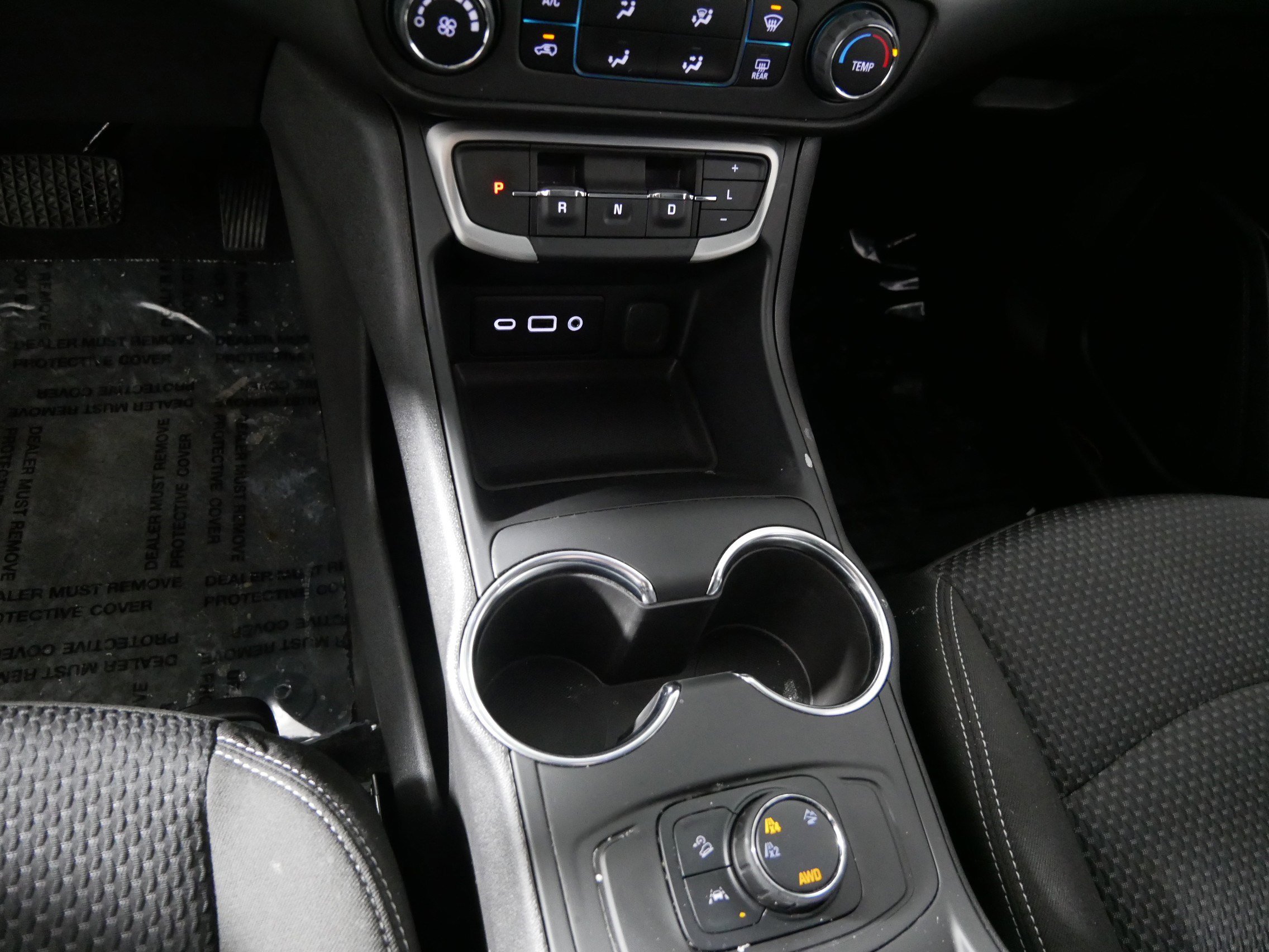 Used 2024 GMC Terrain SLE image 24