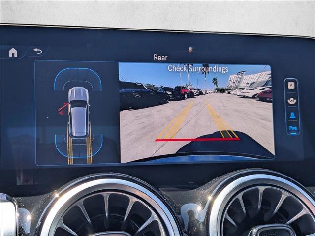 Used 2025 Mercedes-Benz GLB 250 image 13