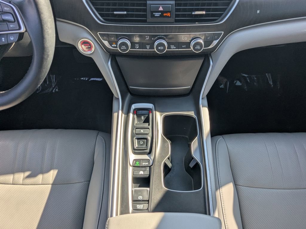 Used 2018 Honda Accord Touring image 6