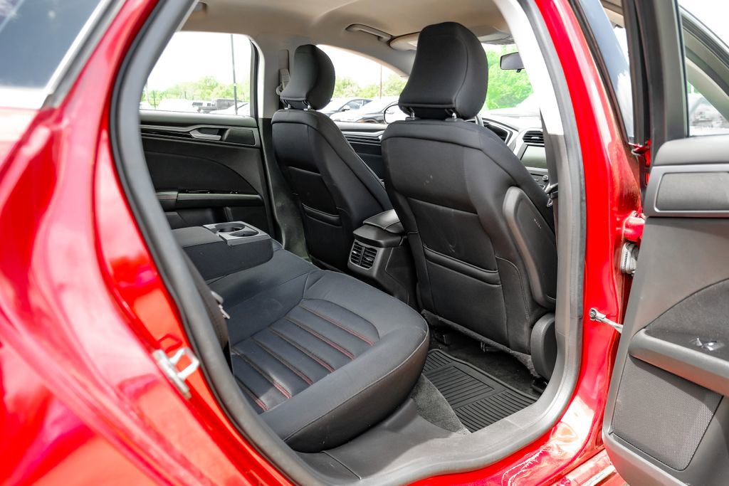 Used 2016 Ford Fusion SE FWD image 40