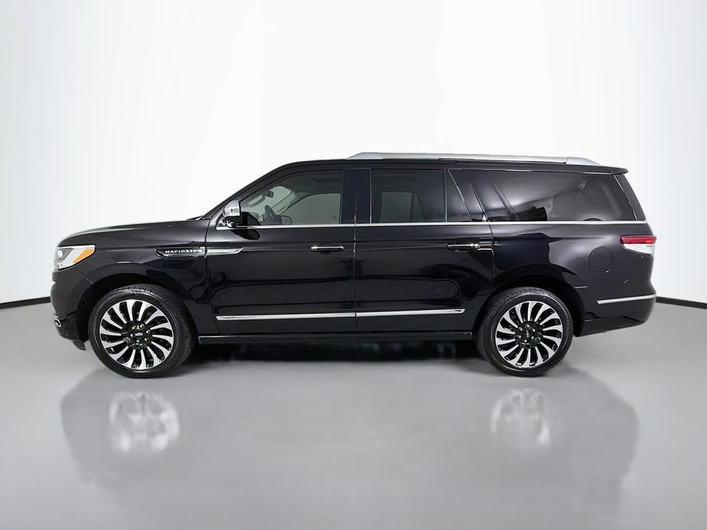 Used 2023 Lincoln Navigator L Black Label AWD/4WD image 8