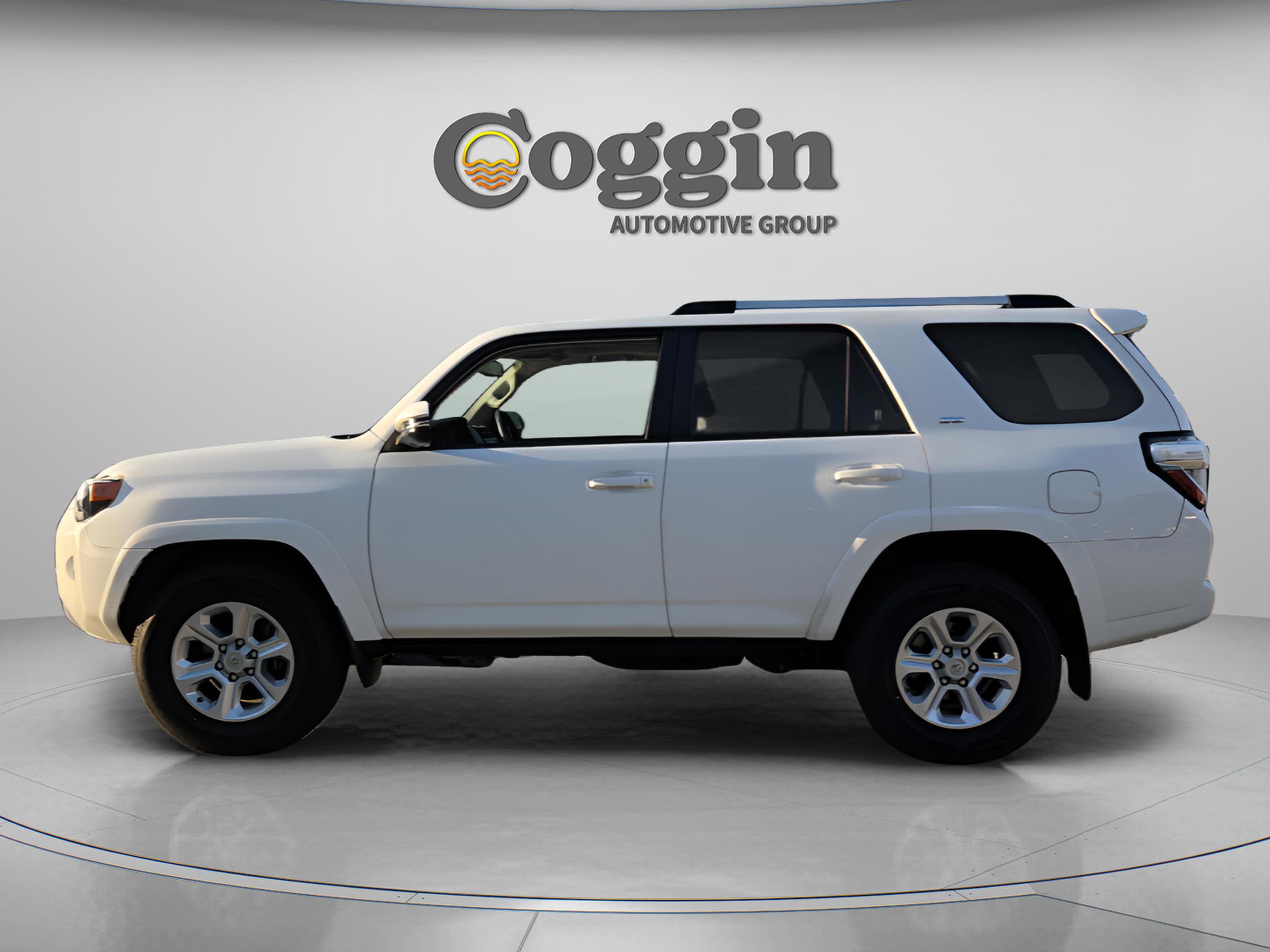 Used 2021 Toyota 4Runner SR5 Premium w/ Moonroof Package image 3